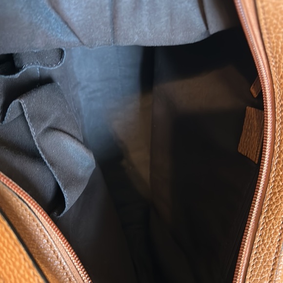 Gucci GG Charm Hobo Camel Pebbled Leather Shoulder Bag - Picture 12 of 16